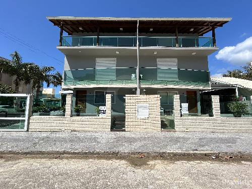  Casa geminada à 70 metros da praia.